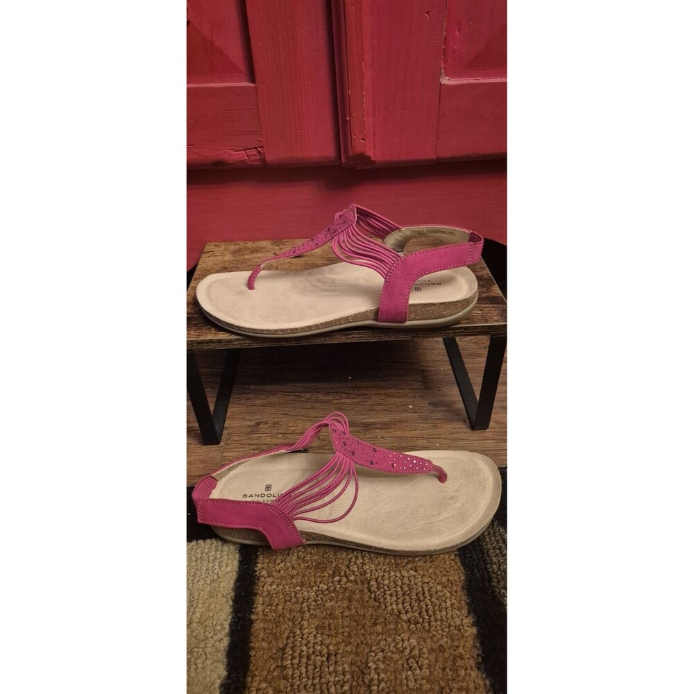 Bandolino 7.5 M Red Rhinestone Thong Sandals Flat Strappy Comfort Shoes EUC